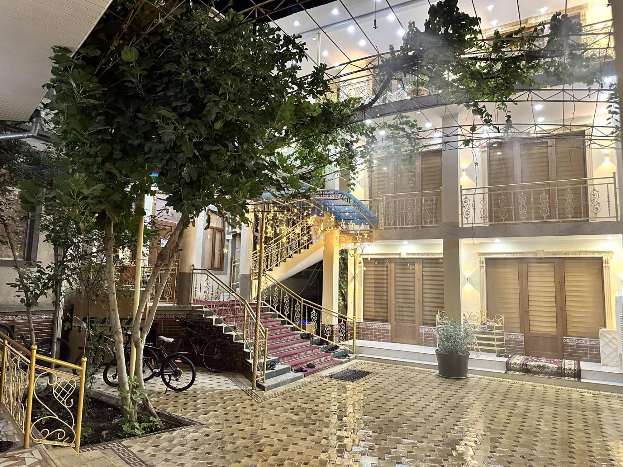City Hostel Душанбе Екстериор снимка